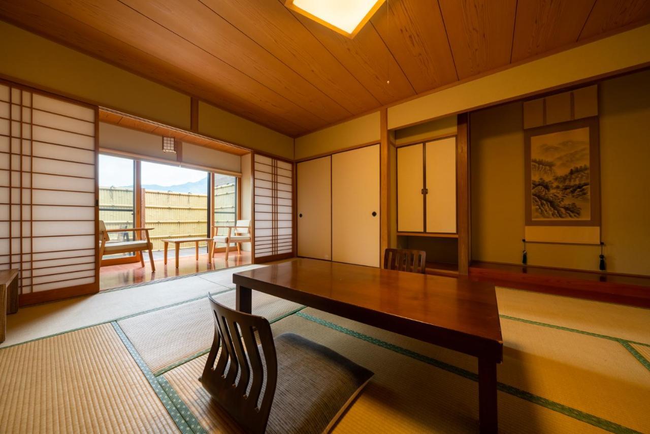 Ryokan Yamanami Yufu Zewnętrze zdjęcie